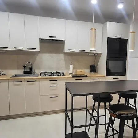 Between The Castle And The Town Hall