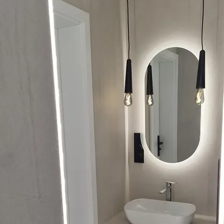 Between The Castle And The Town Hall