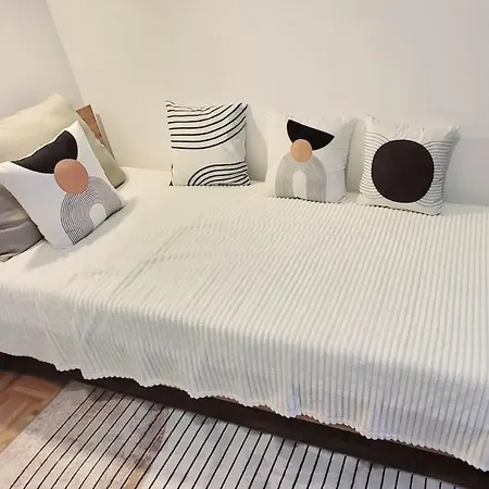 Between The Castle And The Town Hall