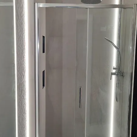 Between The Castle And The Town Hall Apartmán *